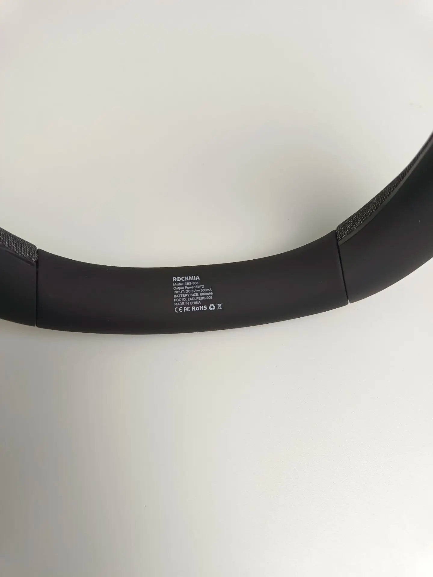 rockmia EBS-908 Wireless Bluetooth Speaker Portable Neck Wearable Surround Altavoz with Microphone Bass Neckband Speakers